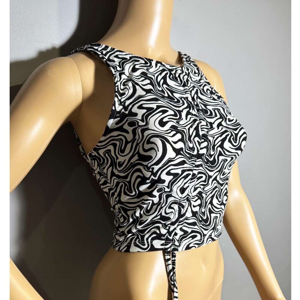 Black & White Swirl Print Ruched Crop Top – Y2K Retro Style